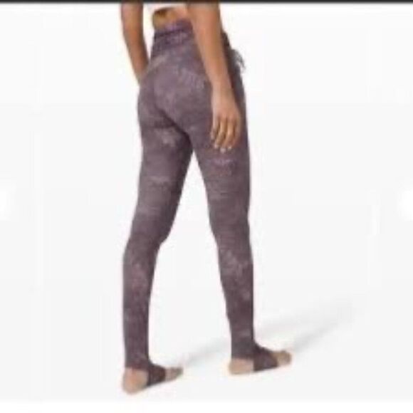 Lululemon Reversible HugโYour Core Super High Rise Tight 28" Sz 6 - Picture 2 of 16